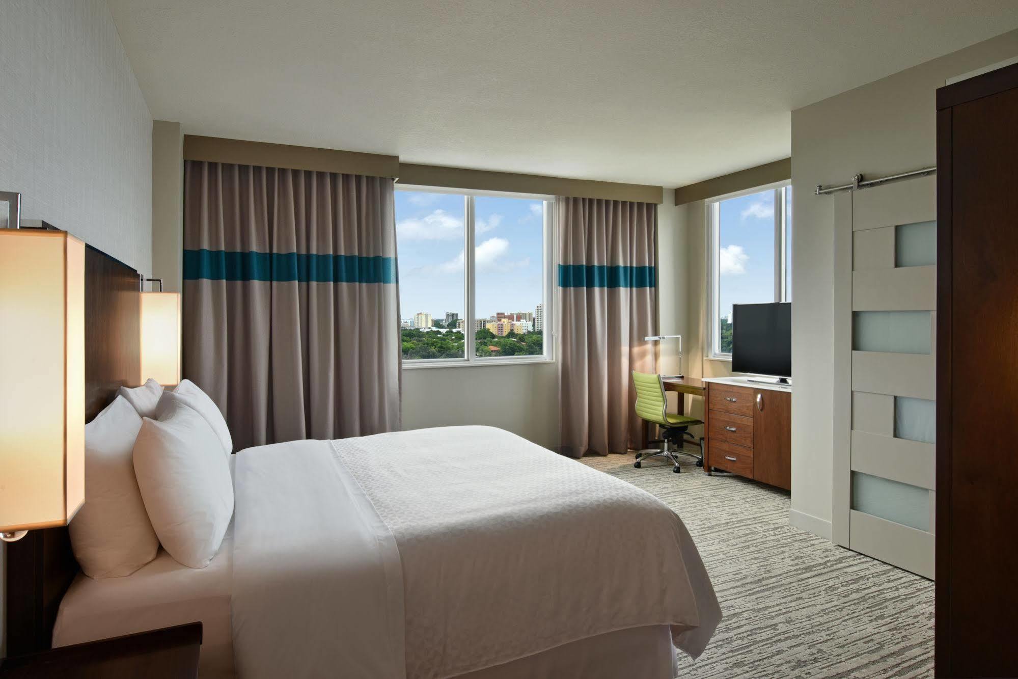 Four Points By Sheraton Coral Gables Маямі Екстер'єр фото